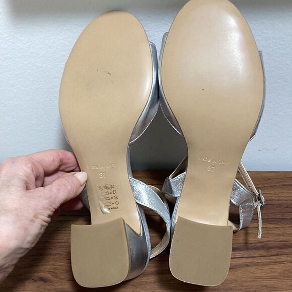 Ma+DE |94 Metallic Silver Leather Sandals with Curved Block Heel. Size 37. - Picture 5 of 8